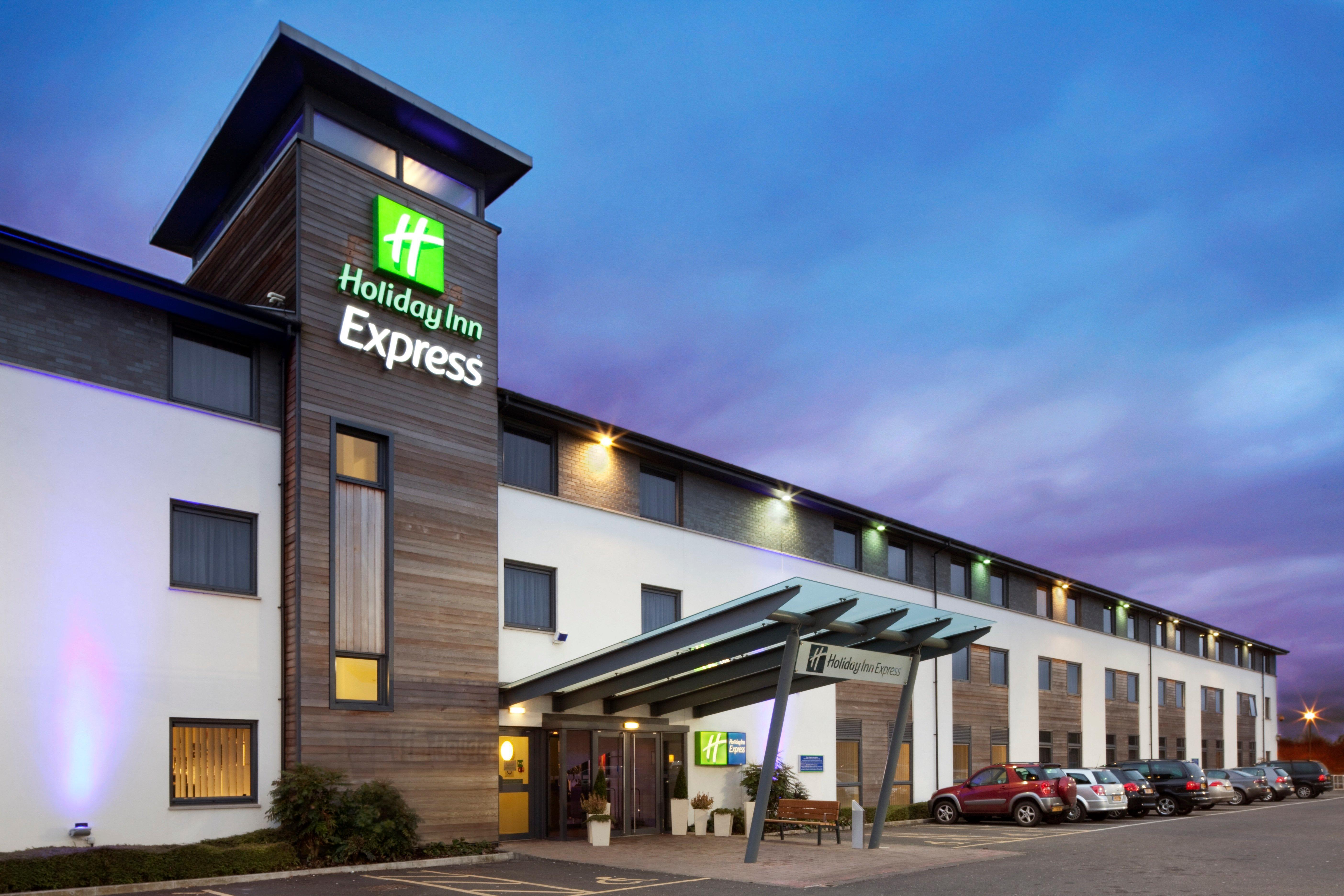 Holiday Inn Express Cambridge, An Ihg Hotel Exterior photo